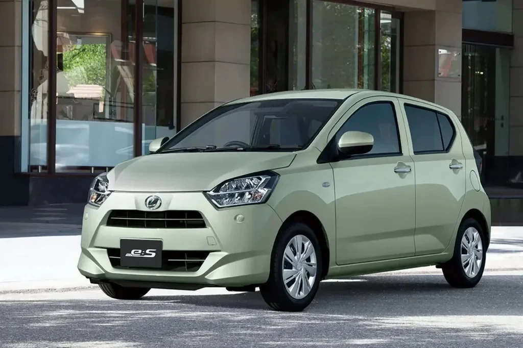 Маленькі витрати та низька вартість: Daihatsu модернізувала ситі-кар Mira e:S