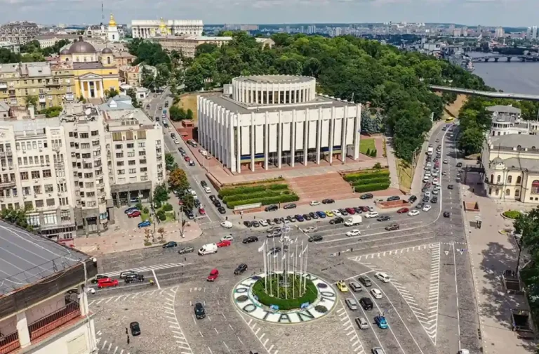 У Києві на тиждень обмежать рух Європейською площею
