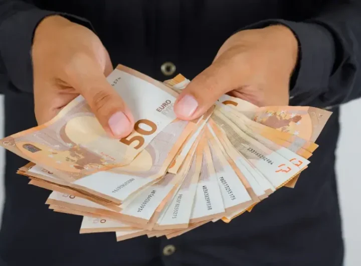 Пенсіонерам обіцяють до 5300 грн: що потрібно знати