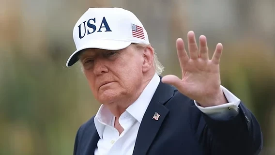 Трамп проігнорував заклик Амодея, Альтмана і Маска. На його думку, ризик програти ШІ-гонку Китаю реальніший, ніж ризики для безпеки людства від ШІ